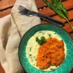 Sütőben sült rántott hús medvehagymás burgonyapürével